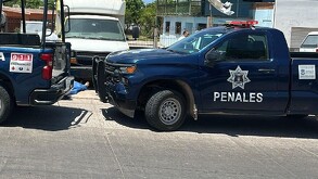 Patrulla en color azul de Sinaloa