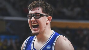 Robbie Avila firma con Los Angeles Lakers
