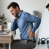 ¿Sufres de dolor de cuello y espalda en la oficina? Descubre por qué la falta de músculo, y no la postura, es la verdadera causa y cómo solucionarlo.