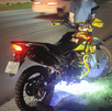 Un motociclista de 27 años resultó lesionado de una pierna tras chocar contra un automóvil en la avenida Garza Sada, al sur de Monterrey.