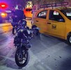 Autoridades deteniendo a un influencer de Torreón por haber provocado un accidente al conducir ebrio.