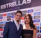 Ramiro Peña, pelotero de Sultanes, junto a su esposa en la gala de reconocimientos previo al Juego de Estrellas de la LMB 2026.