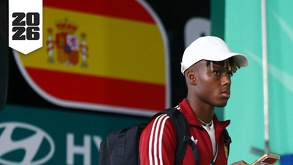 Nico Williams ingresando a vestidores previo a un partido con España en el Mundial 2026.