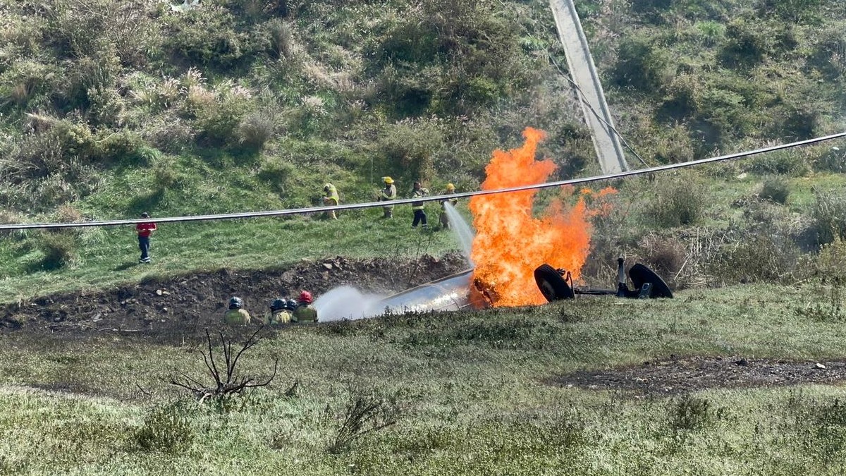 Explota una pipa en la carretera Texcoco-Calpulalpan;