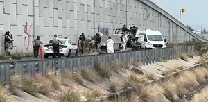 Tres personas fueron halladas sin vida durante la mañana de este domingo a un costado de la carretera lateral que conecta Apaseo el Grande con Celaya.