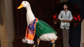 El Pato Merlín se reunió con Poncho de Nigris en Monterrey y volvió a generar dudas sobre su venta.