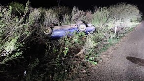 Volcadura de un vehículo en carretera a Degollado Jalisco