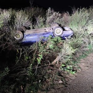 Volcadura de un vehículo en carretera a Degollado Jalisco