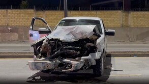 Una mujer de 37 años presuntamente alcoholizada perdió el control de su auto y derribó la barda de una pensión en Tlaquepaque. ¡Los detalles!