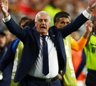 Gustavo Alfaro dirigiendo un partido del Mundial 2026 con la Selección de Paraguay.