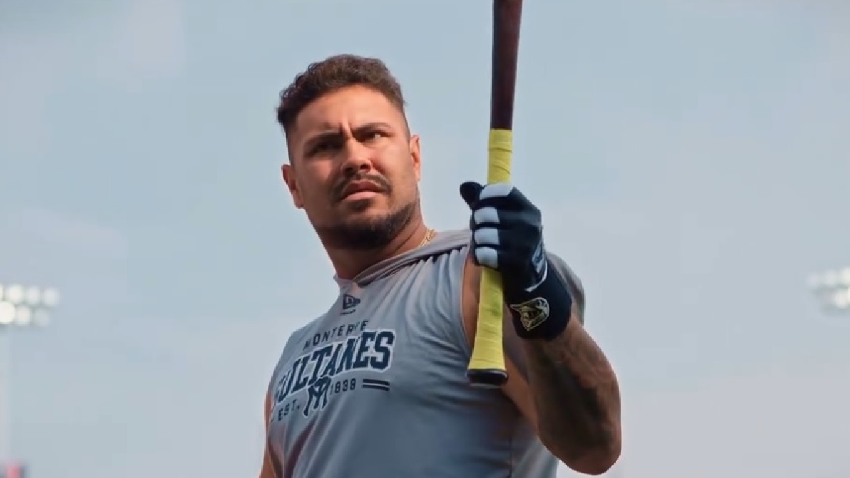 Omar Narváez entrenando en el Walmart Park con el equipo de Sultanes de Monterrey.