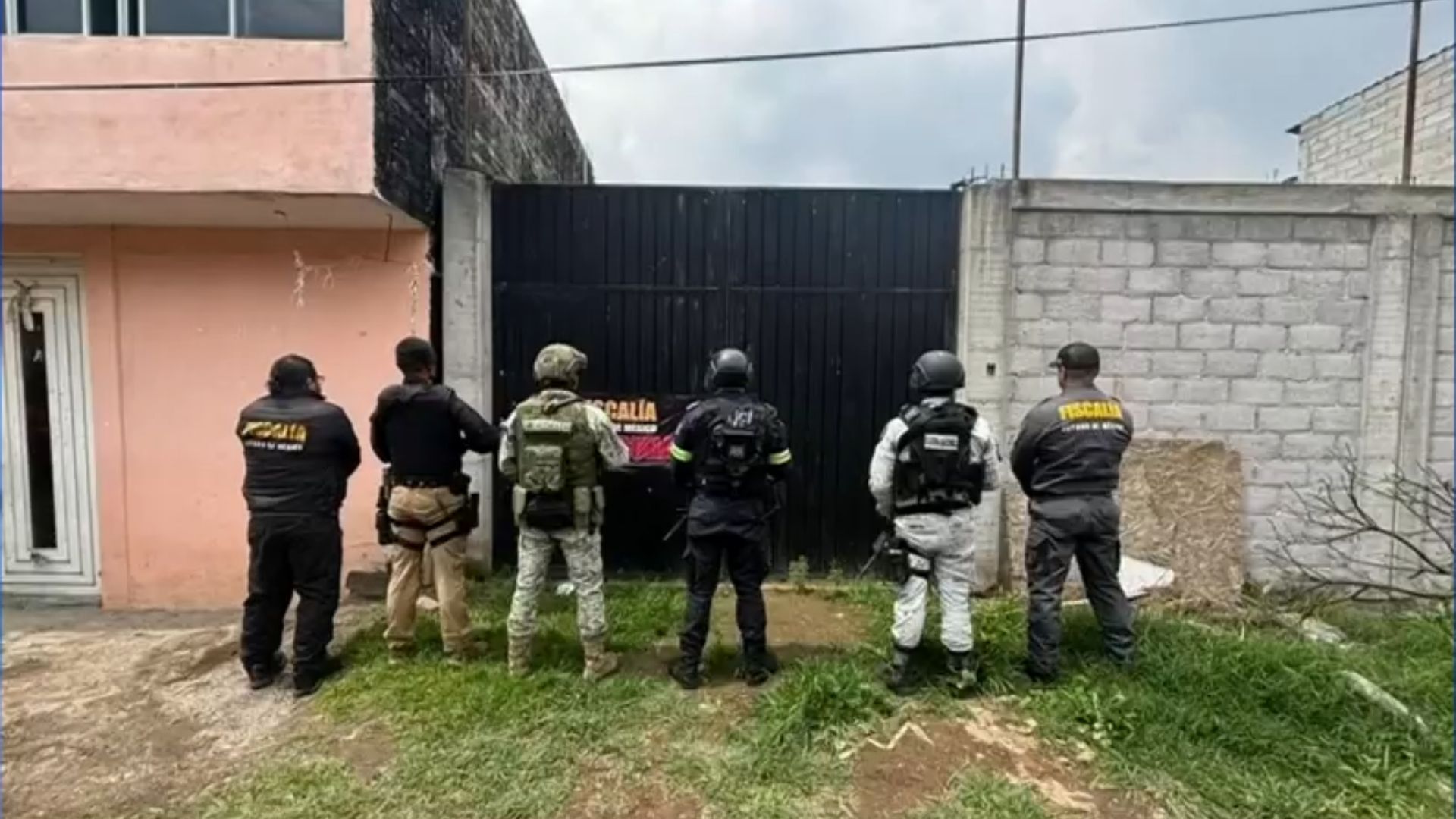 Operación Restitución recupera 1302 inmuebles en Estado de México. Autoridades aseguran 2221 propiedades y realizan 44 cateos para combatir despojo.