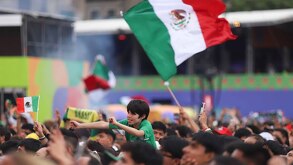 Aficionados en el Fan Fest del Zócalo CdMx