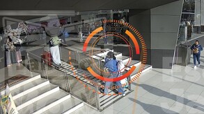 Captura de cámaras de vigilancia del C5 Jalisco enfocando a una menor con el rostro censurado arribando a la Nueva Central Camionera de Tlaquepaque