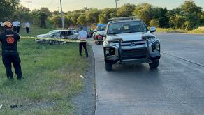 Auto dañado tras choque en Cadereyta.