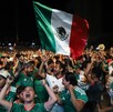 Miles de aficionados celebraron en Monterrey el triunfo de México sobre Ecuador y su clasificación a la siguiente ronda del Mundial 2026.