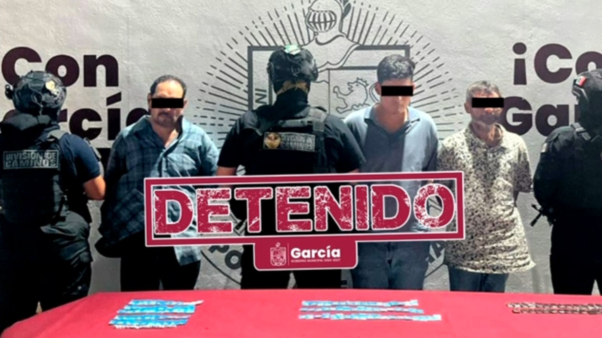 Policías de García desmantelan célula delictiva: aseguran 101 bolsas de cristal y 24 envoltorios con heroína. Tres narcomenudistas detenidos.
