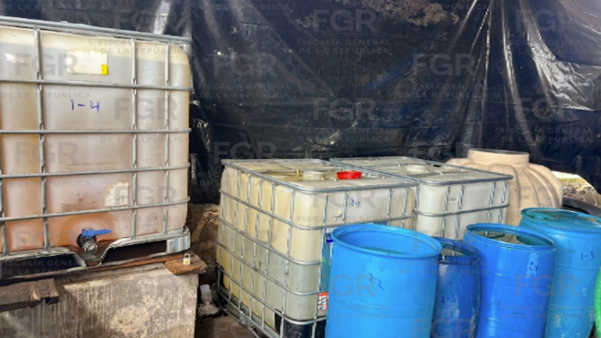 Una fotografía de los contenedores de combustible en el municipio de Atotonilco el Alto, Jalisco