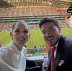 Mariana Rodriguez y Samuel García en Estadio Monterrey