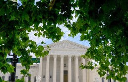 La Corte Suprema de EE. UU. ratifica la 14 Enmienda y anula la orden ejecutiva de Donald Trump que buscaba eliminar la ciudadanía por nacimiento.