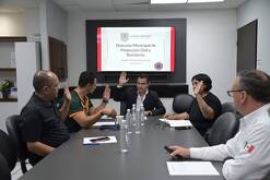 Miembros de la dirección municipal de Gómez Palacio en pleno debate acerca de las obras y labores preventivas de accidentes