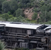 La volcadura de un autobús movilizó a cuerpos de emergencia en General Cepeda; autoridades investigan las causas del accidente.
