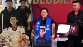 Kevin, joven con bata blanca en una cama