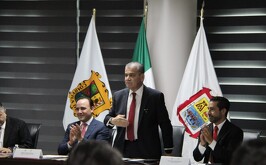 Miguel Ángel Riquelme tomando protesta como el alcalde sustituto de Torreón.