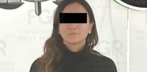Hermana de Emilio Lozoya detenida en AICM