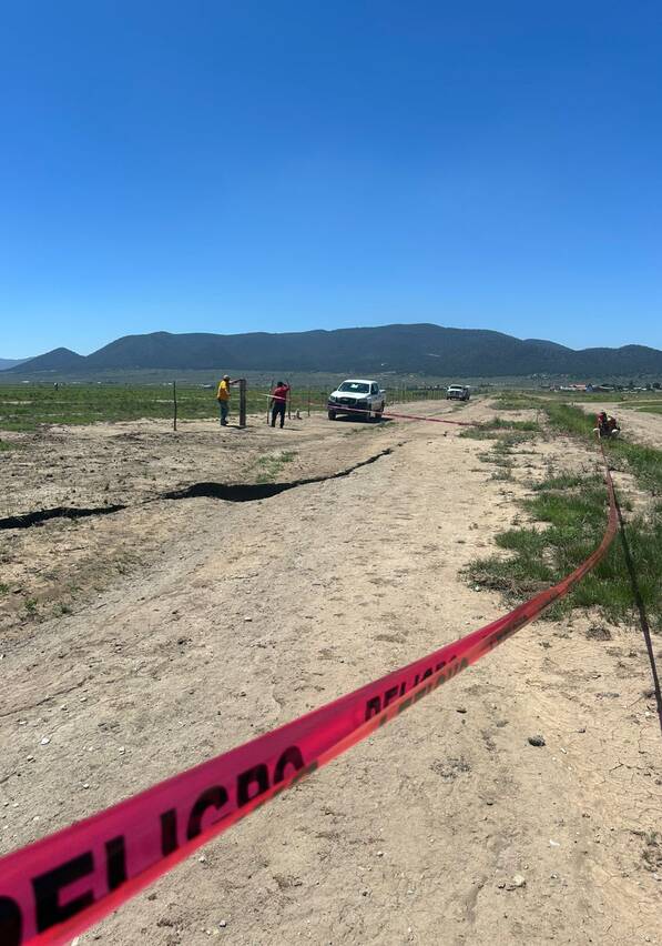 La grieta en Tierras Prietas permanece bajo vigilancia. Autoridades explican qué pudo provocarla y por qué llaman a extremar precauciones.