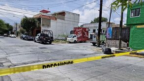 cuerpos de emergencia en la colonia Independencia ante hallazgo de cuerpo