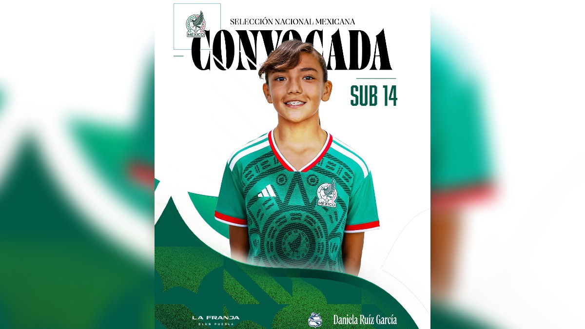 Futbolista del Club Puebla Femenil en un cartel de convocada nacional