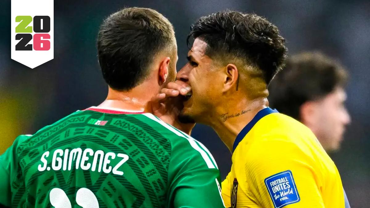Fotografía de Piero Hincapié tapándose la boca en partido contra México