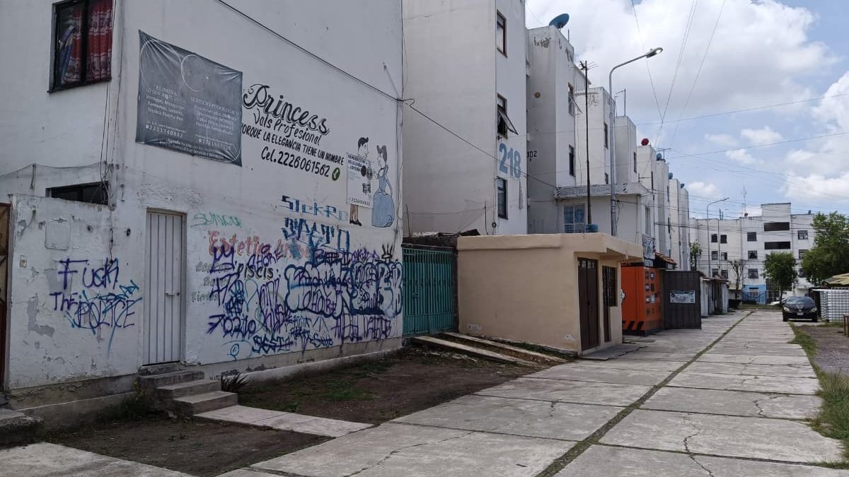 Dueños de locales mantienen cerradas sus cortinas en Puebla
