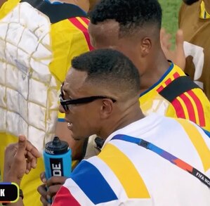 Jugadores de Colombia con chalecos llenos de hielo para recuperarse del calor en los partidos del Mundial 2026.