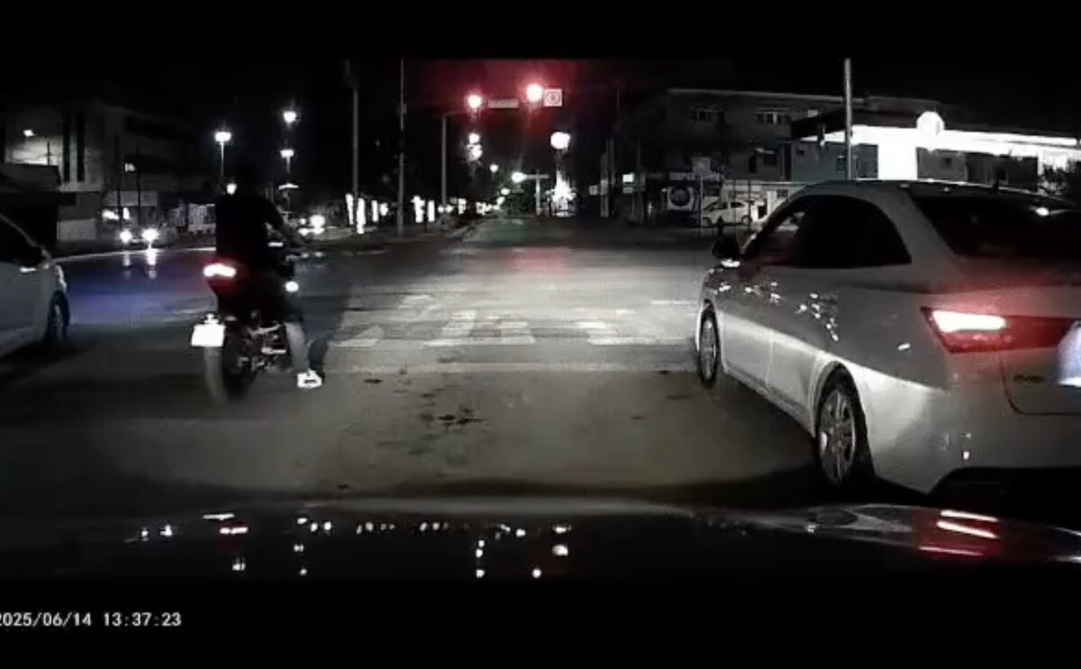 cámaras de seguridad capturan fuerte choque.