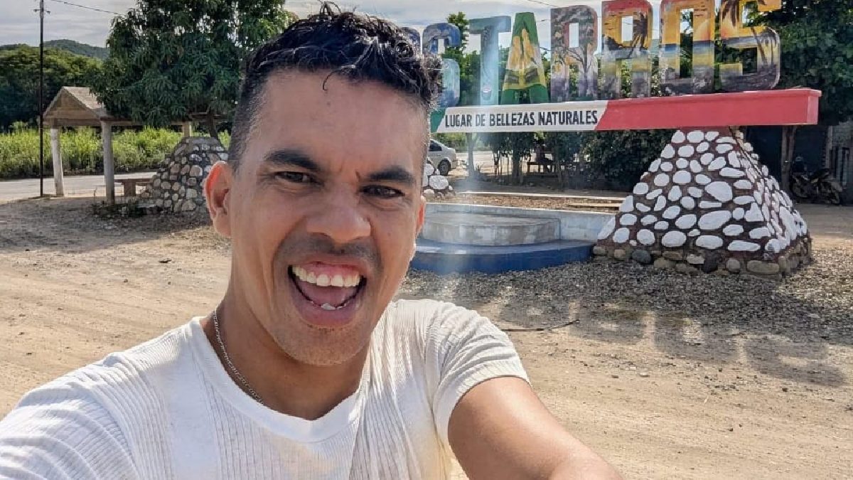Selfie del influencer Alex Serna antes de dejar de ser visto.