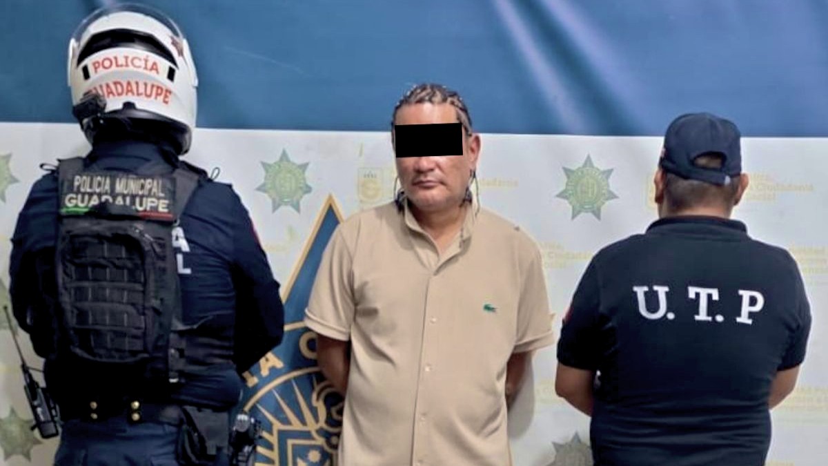 Una pareja fue detenida por estar involucrada con delitos contra la salud en Apodaca, Nuevo León.