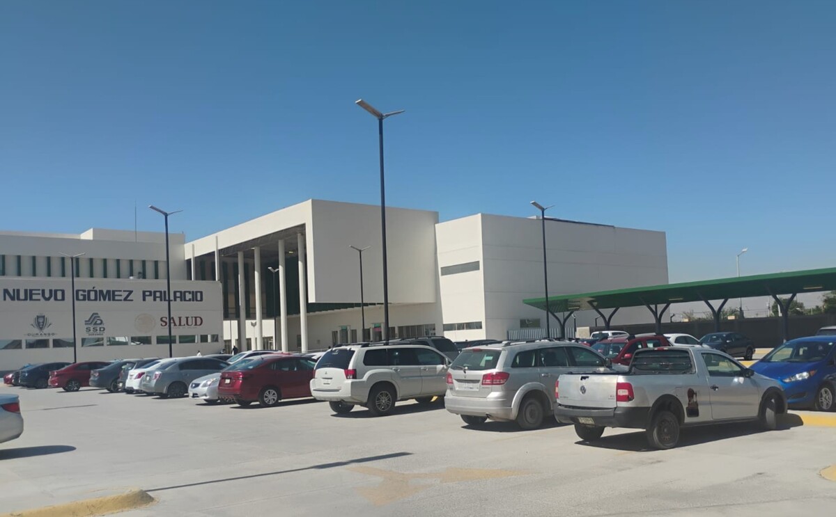 Hospital General de Gómez Palacio donde se atiende a albañil que sufrió una fuerte caída en Lerdo.