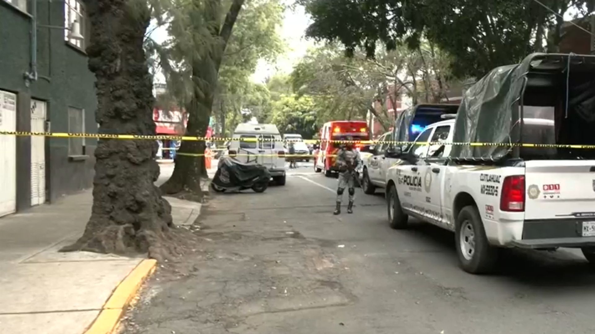 Hombre de 45-50 años fue asesinado a balazos en Tlatilco, Azcapotzalco. Autoridades identificaron presuntos responsables que escaparon en motocicleta.