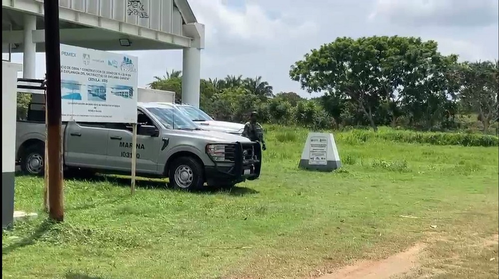Militar en el rancho donde asesinaron a la periodista Roxana Guzmán.
