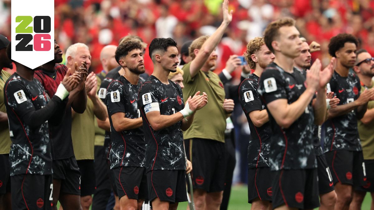 Jugadores de la Selección de Canadá despidiéndose de su afición tras la eliminación ante Marruecos del Mundial 2026.