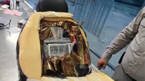 Hombre detenido por traficar cocaína en aeropuerto