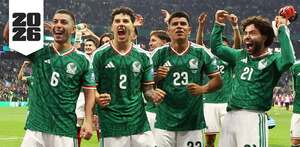Jugadores de la Selección Mexicana festejando un gol del Mundial 2026 en el estadio Azteca.