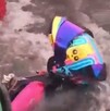 Motociclista atrapada por inundaciones en edomex