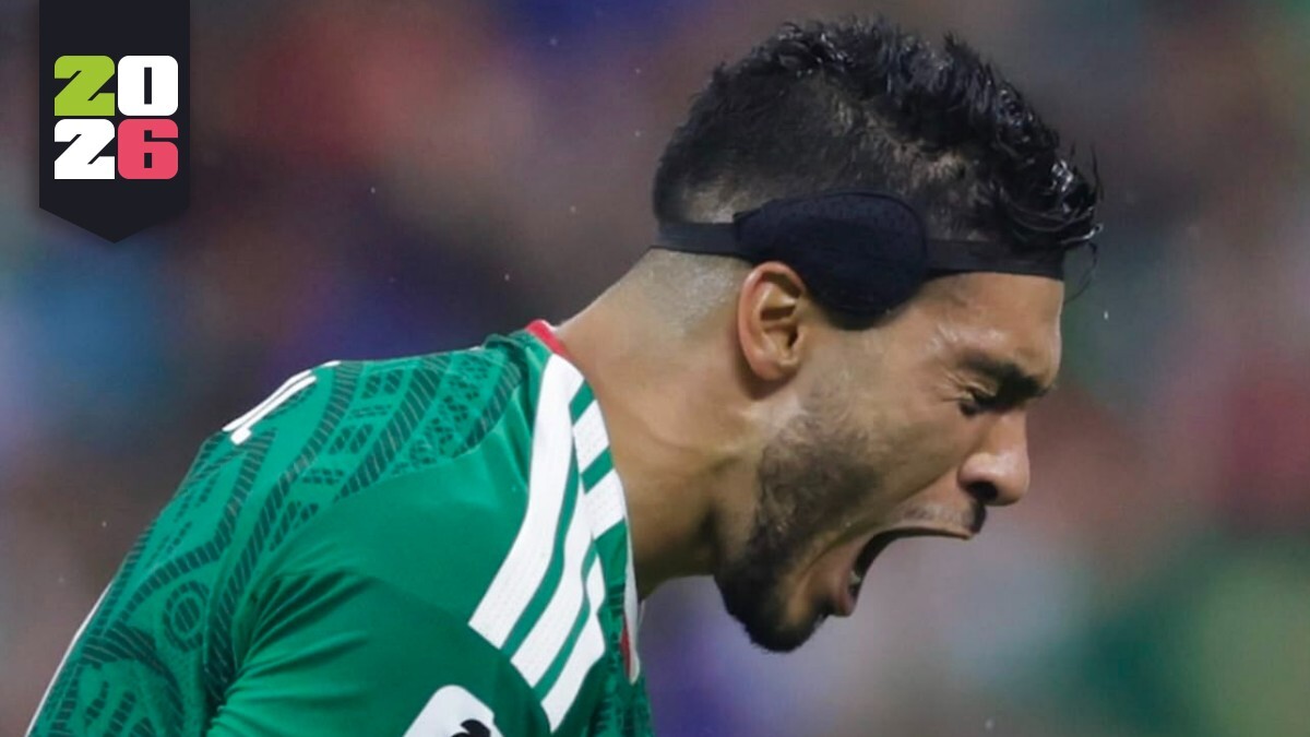 Fotografía de Raúl Jiménez con su diadema en la cabeza