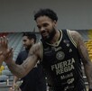 Avry Holmes en la fundación que tiene junto a Fuerza Regia.