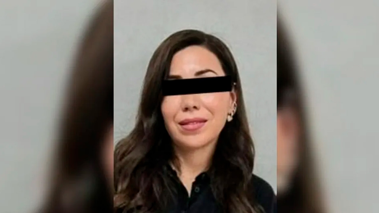 La exalcaldesa de Múzquiz, Tania 'N', fue detenida en San Pedro Garza García por peculado y ejercicio abusivo de funciones.