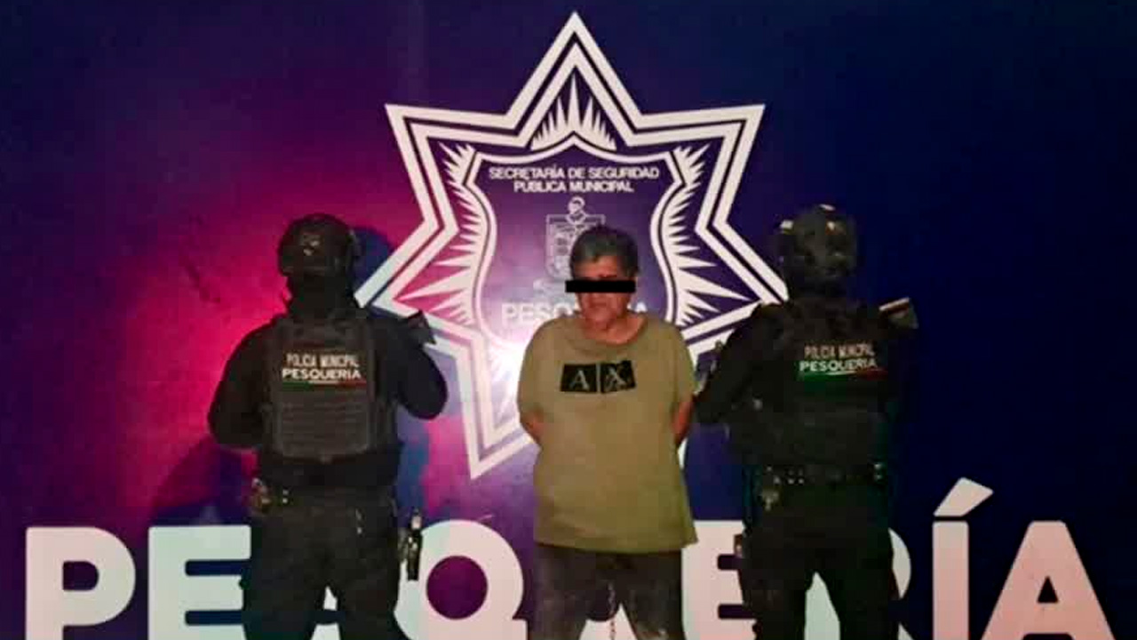 El dueño de un negocio en la colonia San Martín, en Pesquería, logró desarmar a un hombre que lo amenazó para robarle el dinero de las ventas.