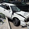 Cámaras de vigilancia captaron el momento en que un automóvil Tsuru blanco se estrelló contra un jardín